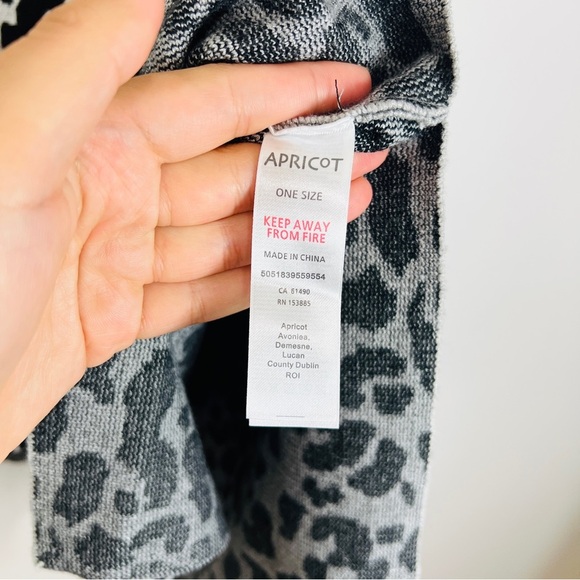 Apricot Animal Print Poncho with Polo Neck and Long Sleeves women One Size - Picture 12 of 16